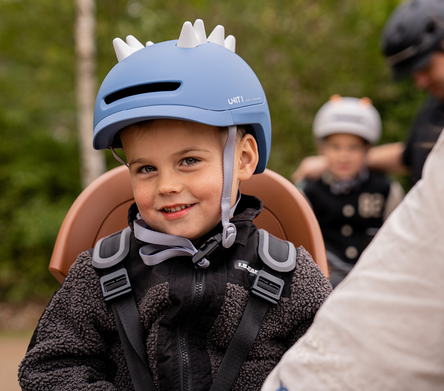 Porte-bébé installé sur vélo électrique